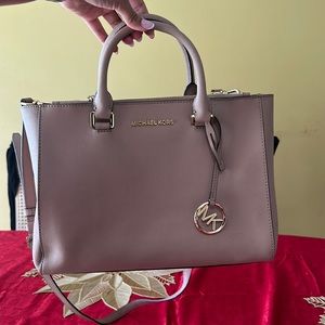 Michael kors purse